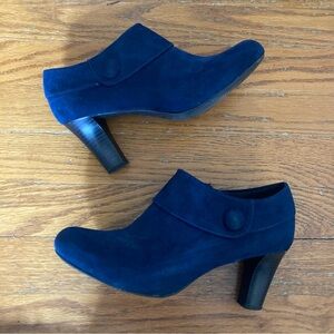 4/$10 - Amelia Grace Navy Blue Heeled Ankle Boots